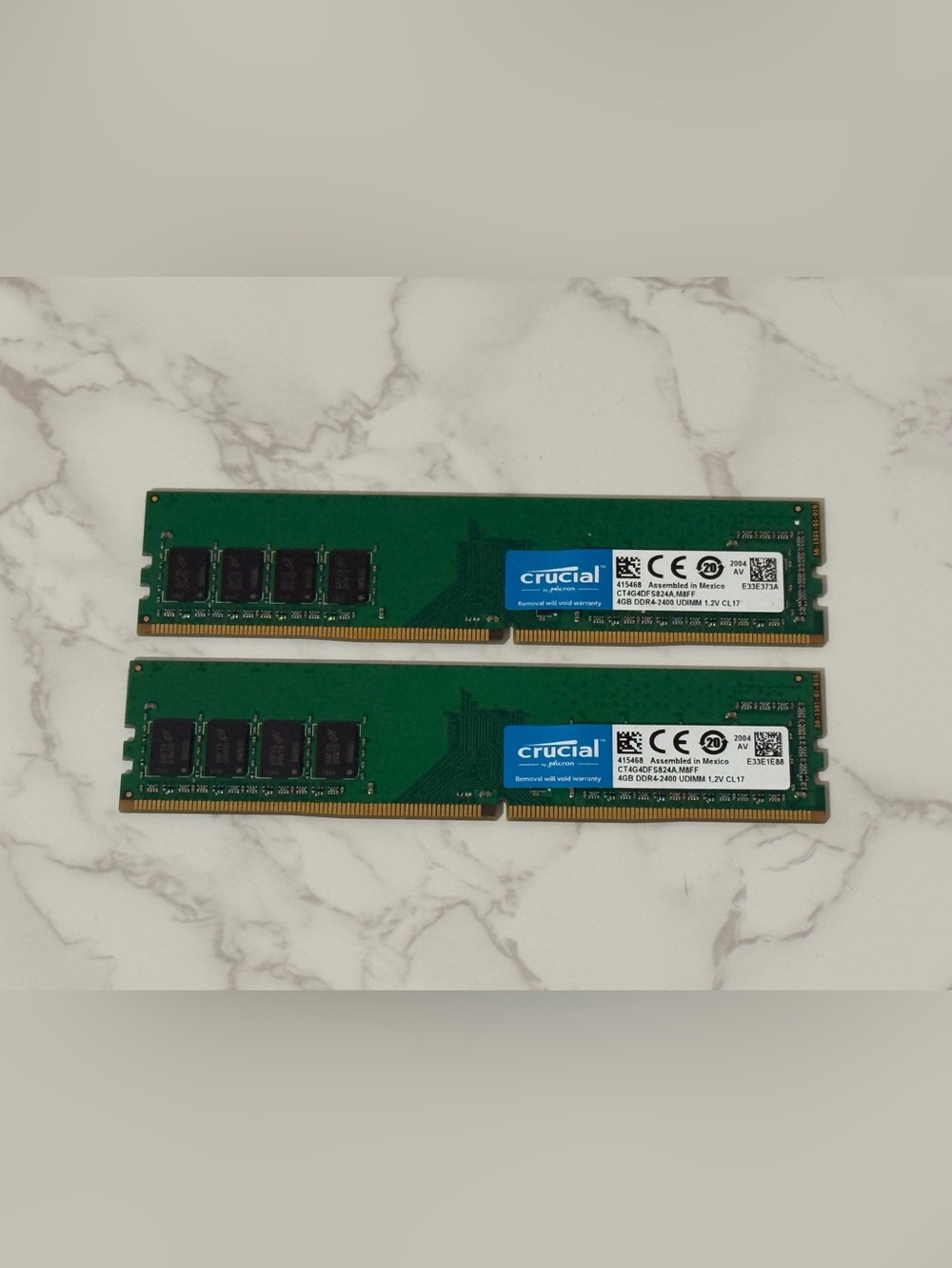 Crucial 8GB (2x4GB) DDR4 2400MHz PC4-19200 288-Pin UDIMM RAM CT4G4DFS824A